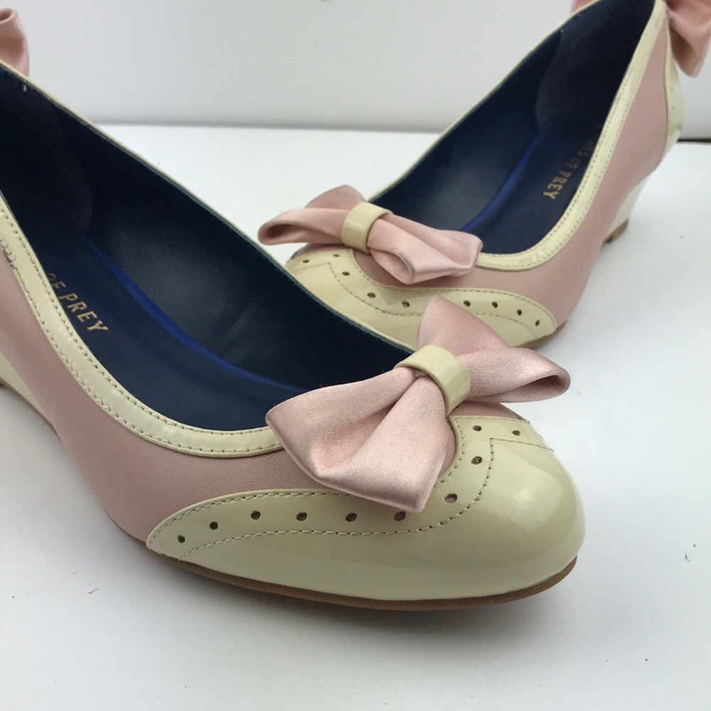 Shoes of Prey Cream and Pink Flats - Picture 6 of 7